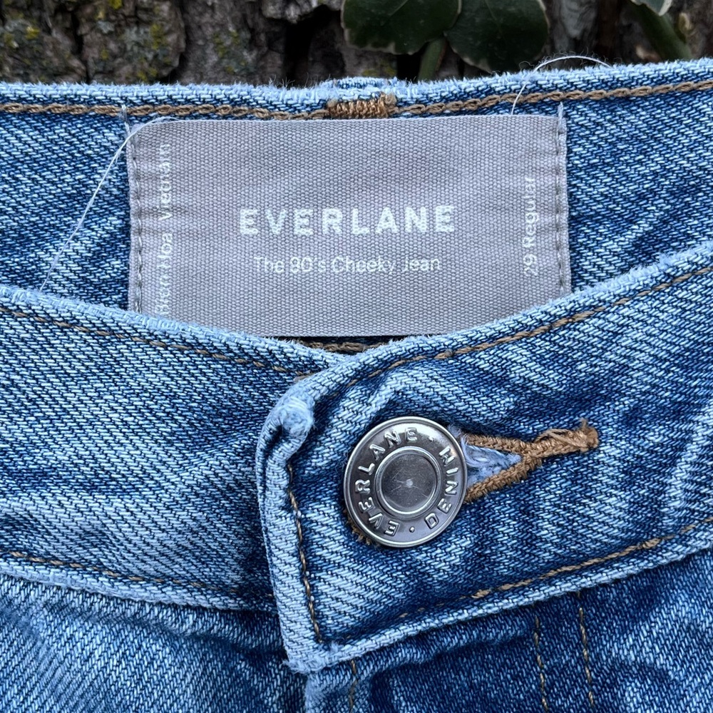 Everlane 90s Cheeky Jeans - Picture 9 of 14